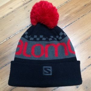 Salomon Free Beanie in Red/Black/Grey